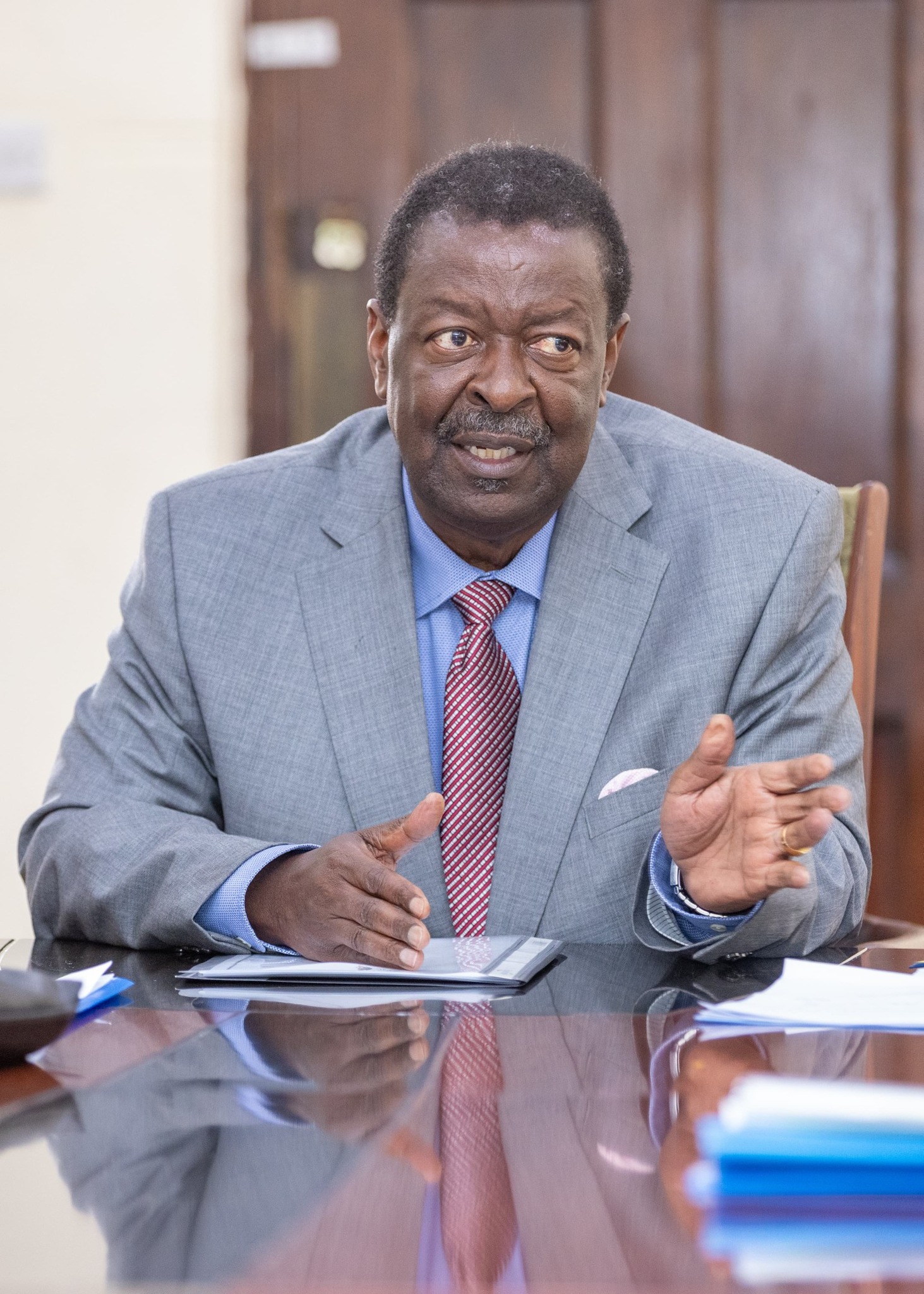 Angry Teachers Confront  Musalia Mudavadi over salary increment termed recent salary increment as an insult
