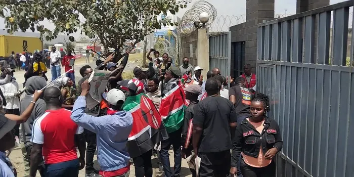 Counter-Protests Erupt After Pro-Government Supporters Demonstrate at Standard Group HQ